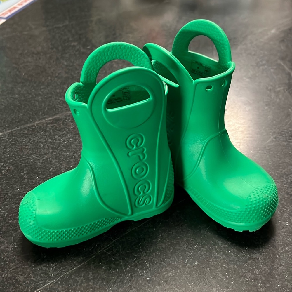 CROCS KIDS’ HANDLE IT RAIN BOOT